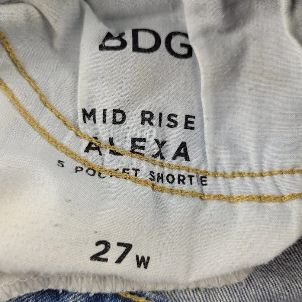 UO BDG Mid Rise Alexa 5 Pocket Cuff Shortie Denim Short 27 - Picture 8 of 8